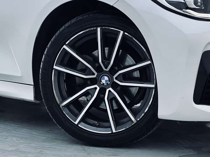 Фото 13 - BMW 3 Series