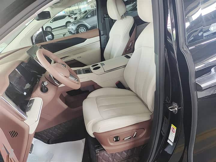 Фото 15 - BYD Xia