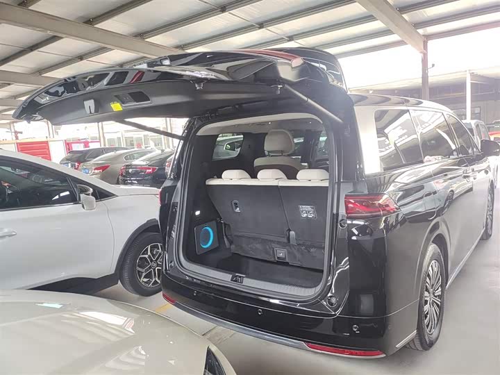 Фото 19 - BYD Xia