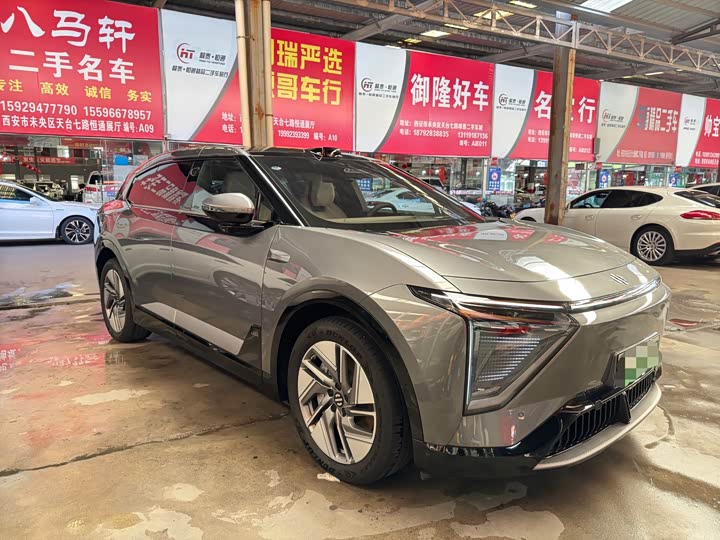 Фото 3 - HiPhi Y