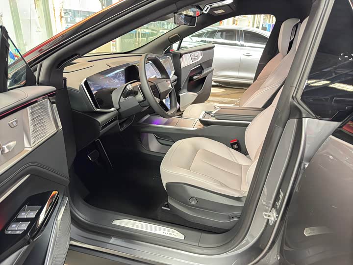 Фото 5 - HiPhi Y