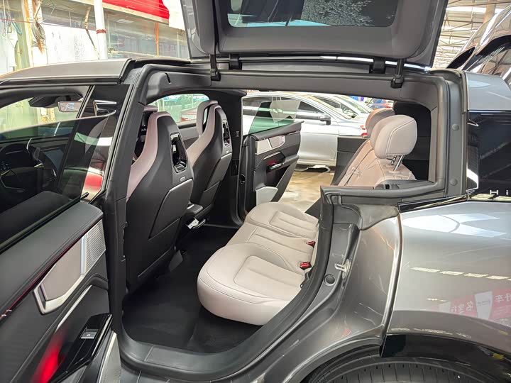 Фото 6 - HiPhi Y