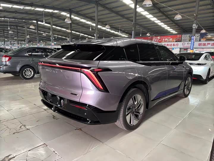 Фото 9 - HiPhi Y