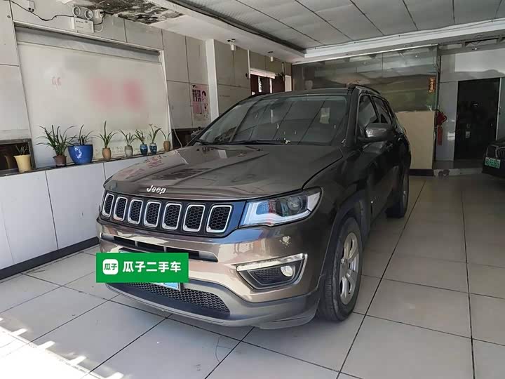 Фото 1 - Jeep Compass
