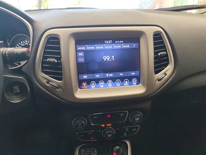 Фото 13 - Jeep Compass