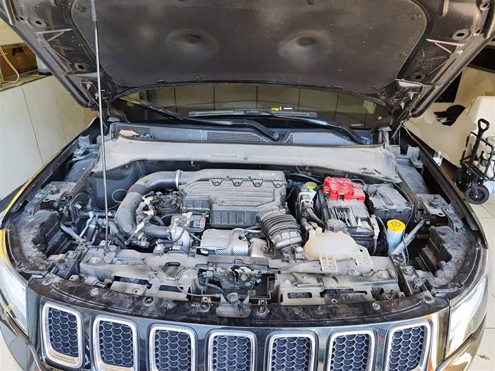 Фото 20 - Jeep Compass