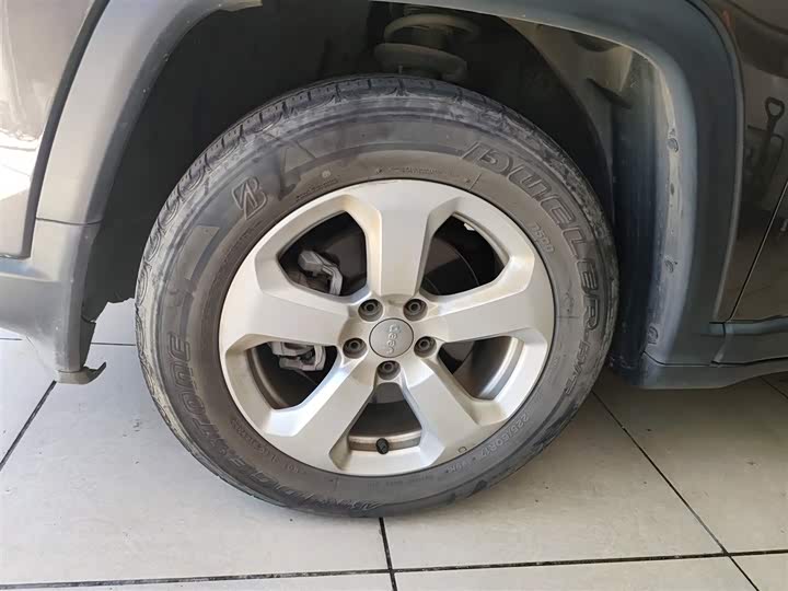 Фото 23 - Jeep Compass