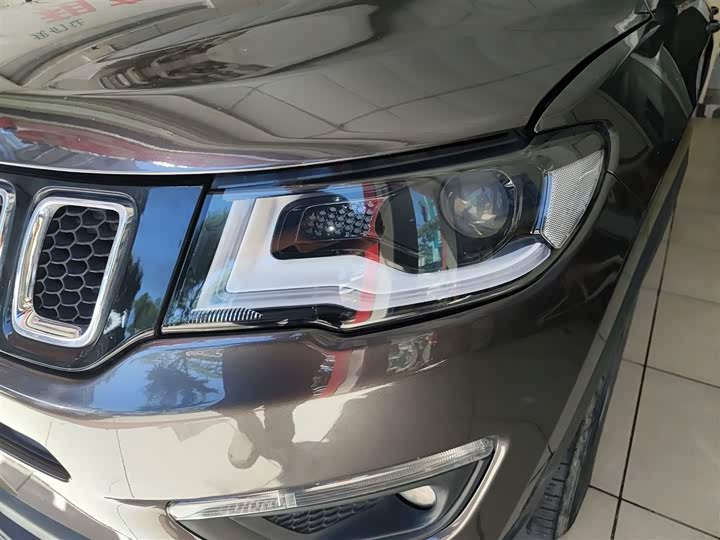 Фото 24 - Jeep Compass