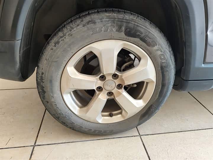 Фото 30 - Jeep Compass