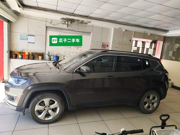 Фото 5 - Jeep Compass