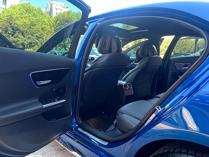 Фото 10 - Mercedes-Benz C-Class