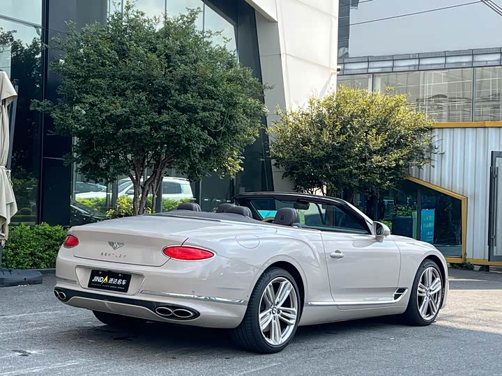 Фото 8 - Bentley Continental GT