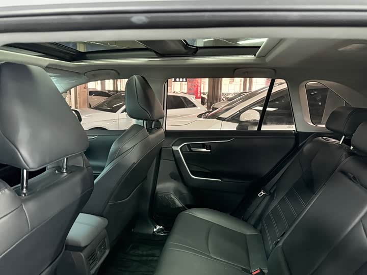 Фото 12 - Toyota Wildlander