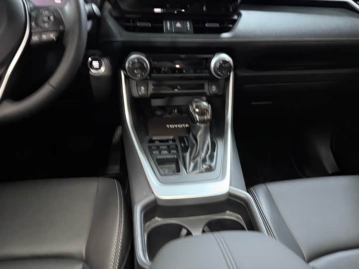 Фото 15 - Toyota Wildlander