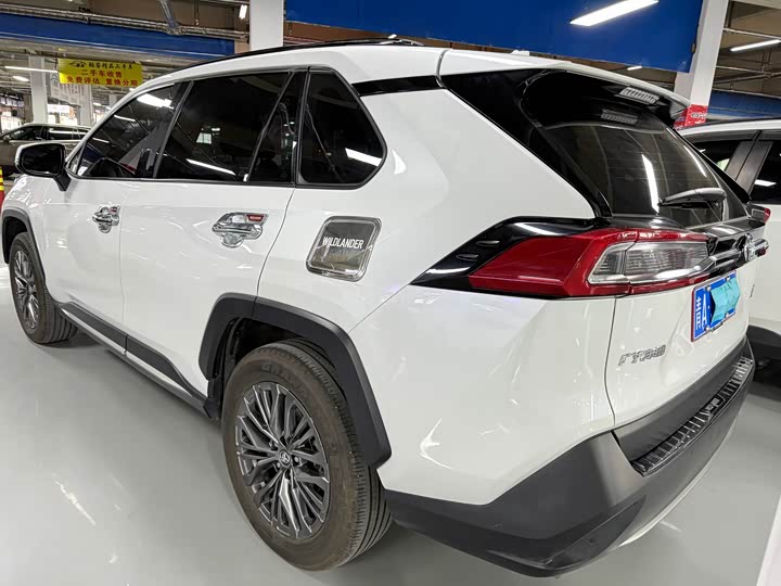 Фото 16 - Toyota Wildlander