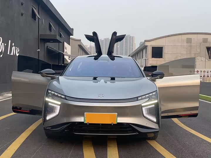 Фото 14 - HiPhi X