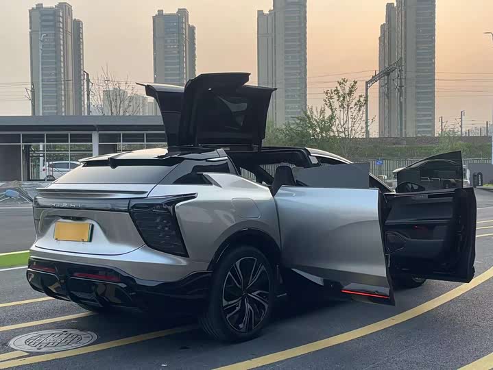 Фото 17 - HiPhi X