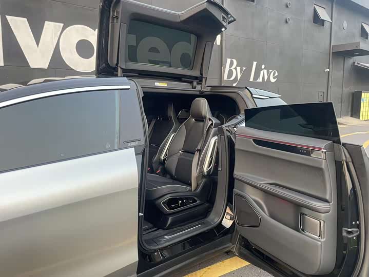 Фото 8 - HiPhi X