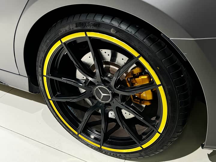 Фото 20 - Mercedes-Benz A-Class AMG