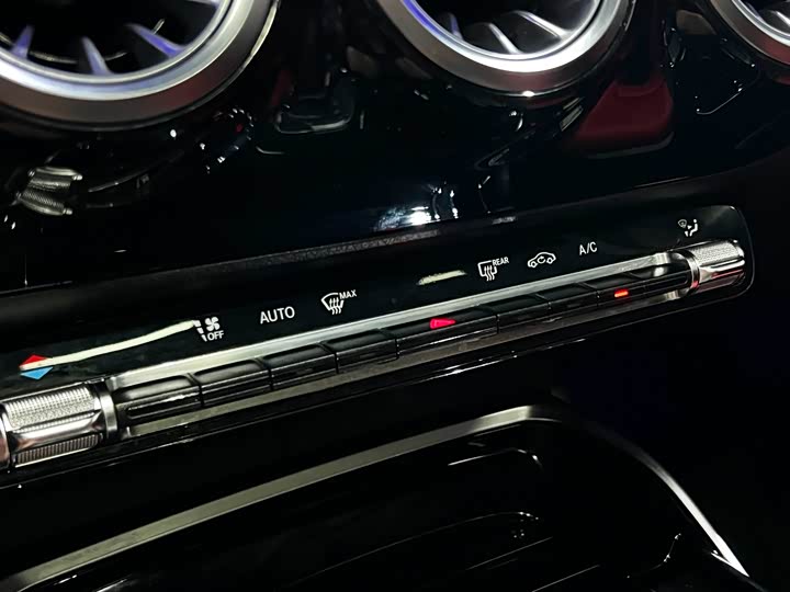 Фото 9 - Mercedes-Benz A-Class AMG