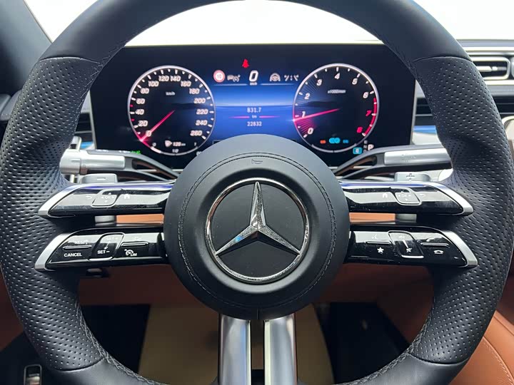 Фото 12 - Mercedes-Benz S-Class