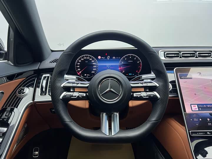 Фото 13 - Mercedes-Benz S-Class