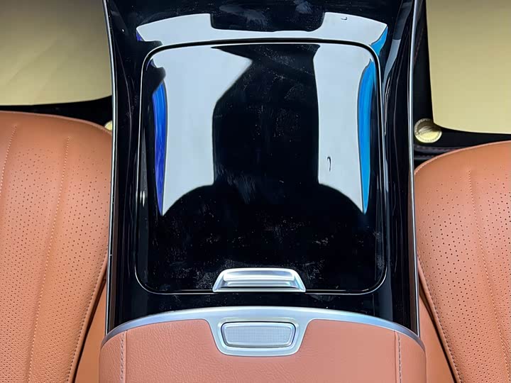 Фото 23 - Mercedes-Benz S-Class