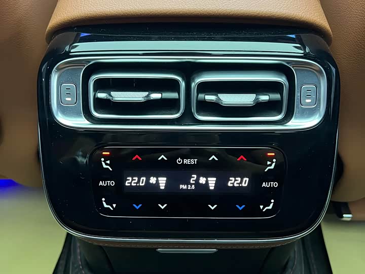 Фото 25 - Mercedes-Benz S-Class