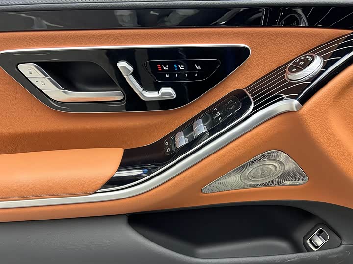 Фото 6 - Mercedes-Benz S-Class