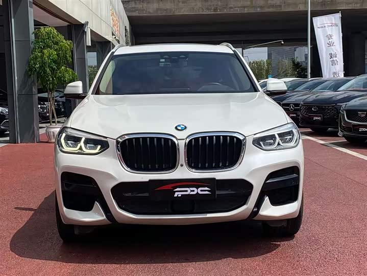 Фото 2 - BMW X3