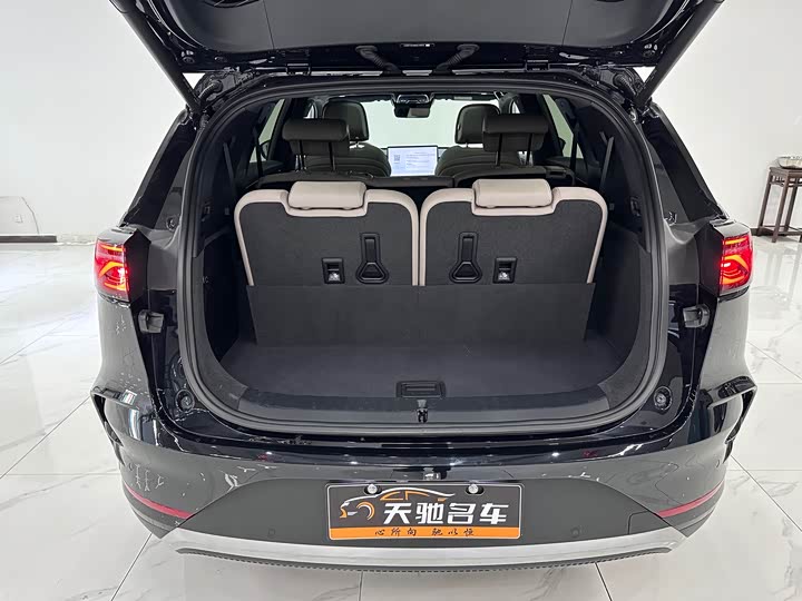 Фото 11 - BYD Tang Hybrid/EV