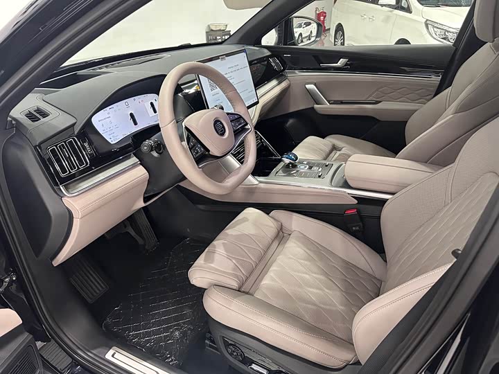 Фото 5 - BYD Tang Hybrid/EV