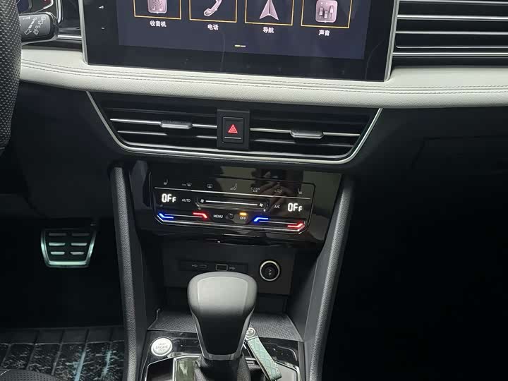 Фото 12 - Volkswagen Tiguan L Pro