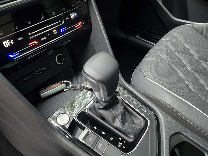 Фото 13 - Volkswagen Tiguan L Pro