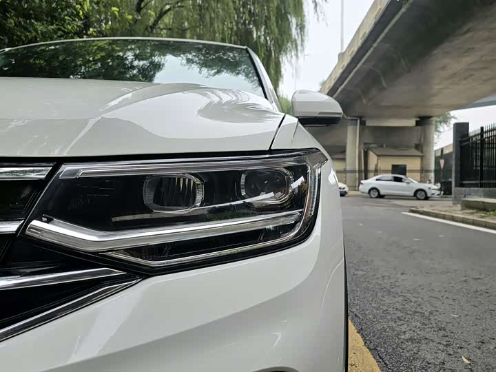 Фото 15 - Volkswagen Tiguan L Pro