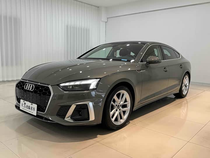 Фото 1 - Audi A5