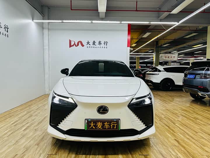 Фото 2 - Lexus RZ