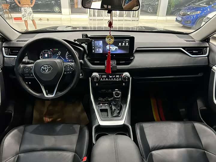 Фото 7 - Toyota Wildlander