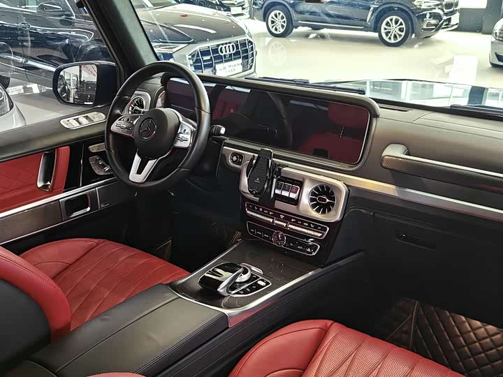 Фото 18 - Mercedes-Benz G-Class