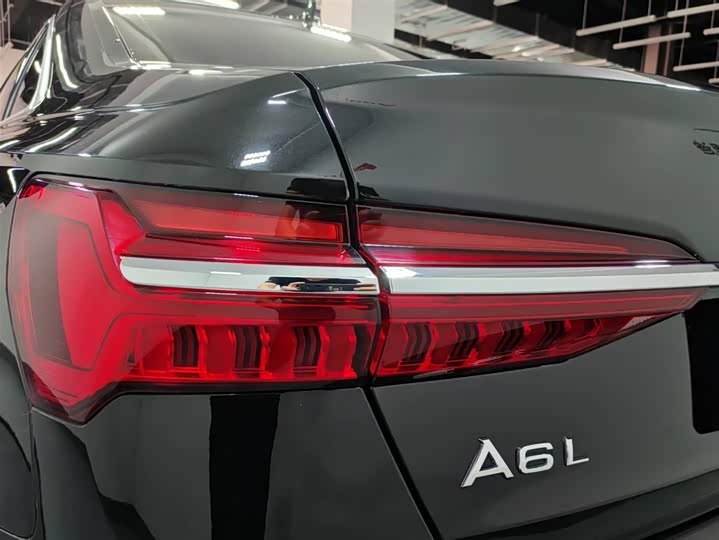 Фото 14 - Audi A6L