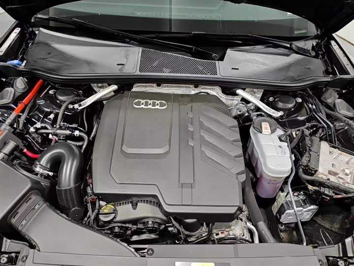 Фото 16 - Audi A6L