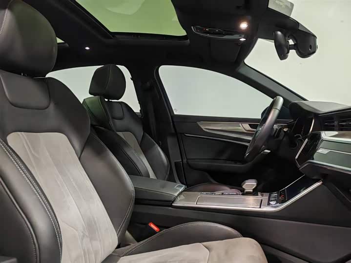 Фото 8 - Audi A6L