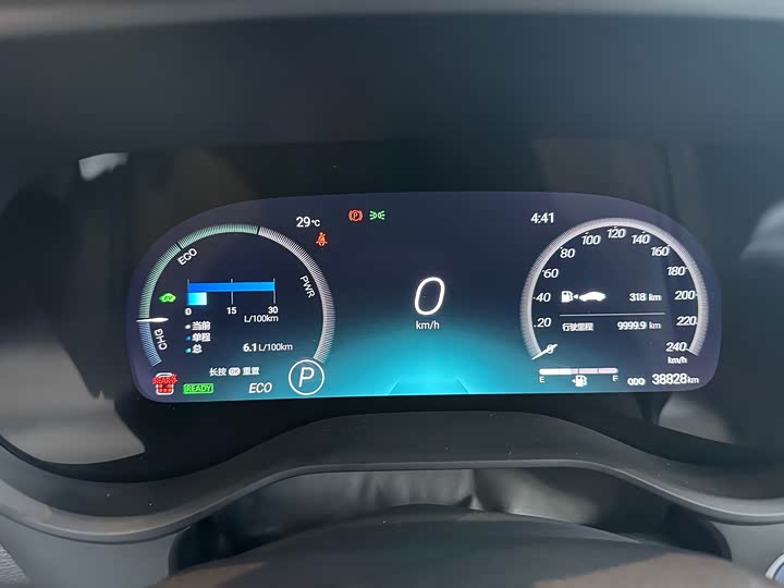 Фото 14 - Toyota Granvia