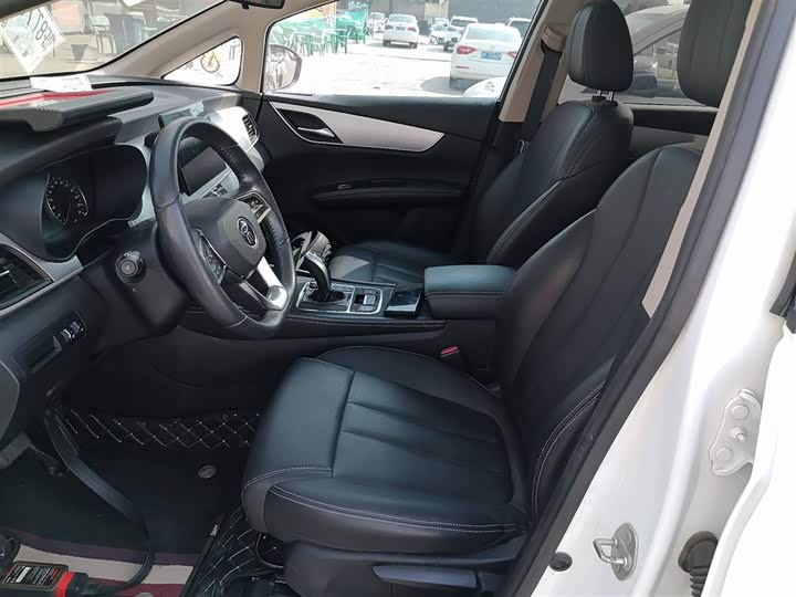 Фото 15 - BYD Song Max