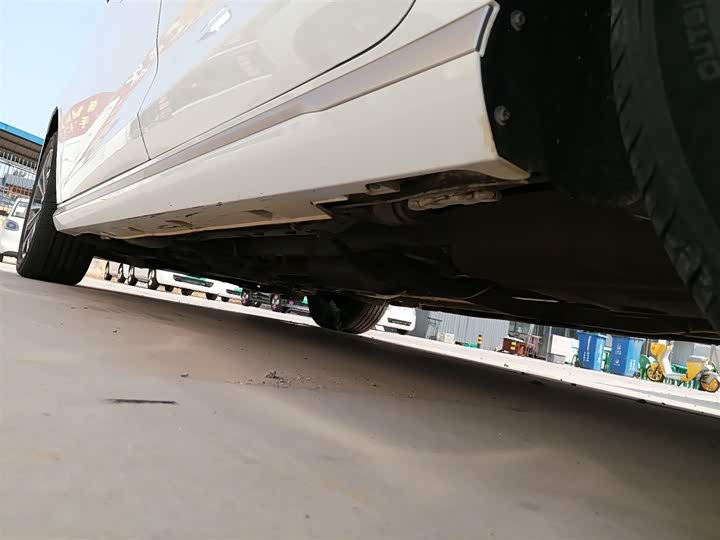 Фото 22 - BYD Song Max