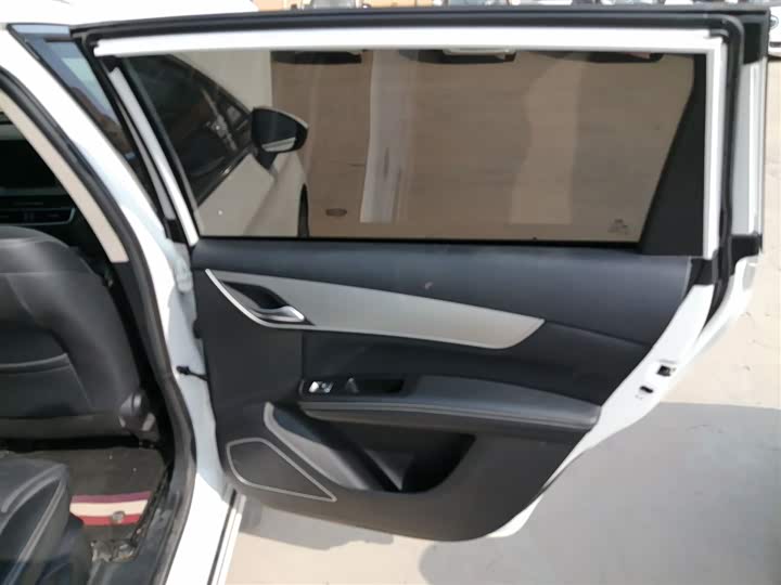 Фото 27 - BYD Song Max