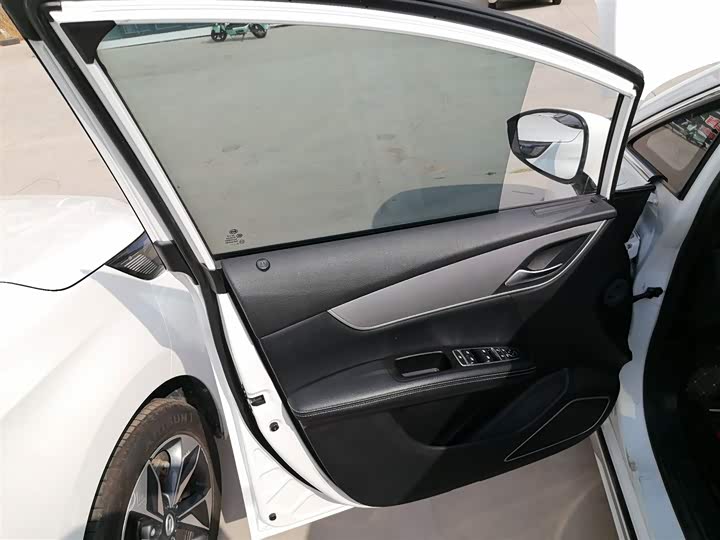 Фото 28 - BYD Song Max