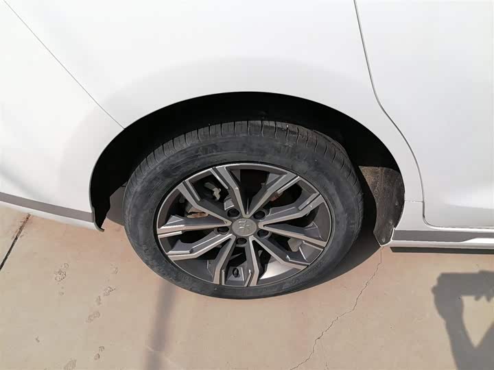 Фото 30 - BYD Song Max