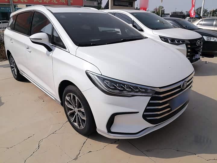 Фото 4 - BYD Song Max