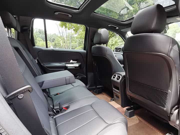 Фото 14 - Mercedes-Benz GLB-Class